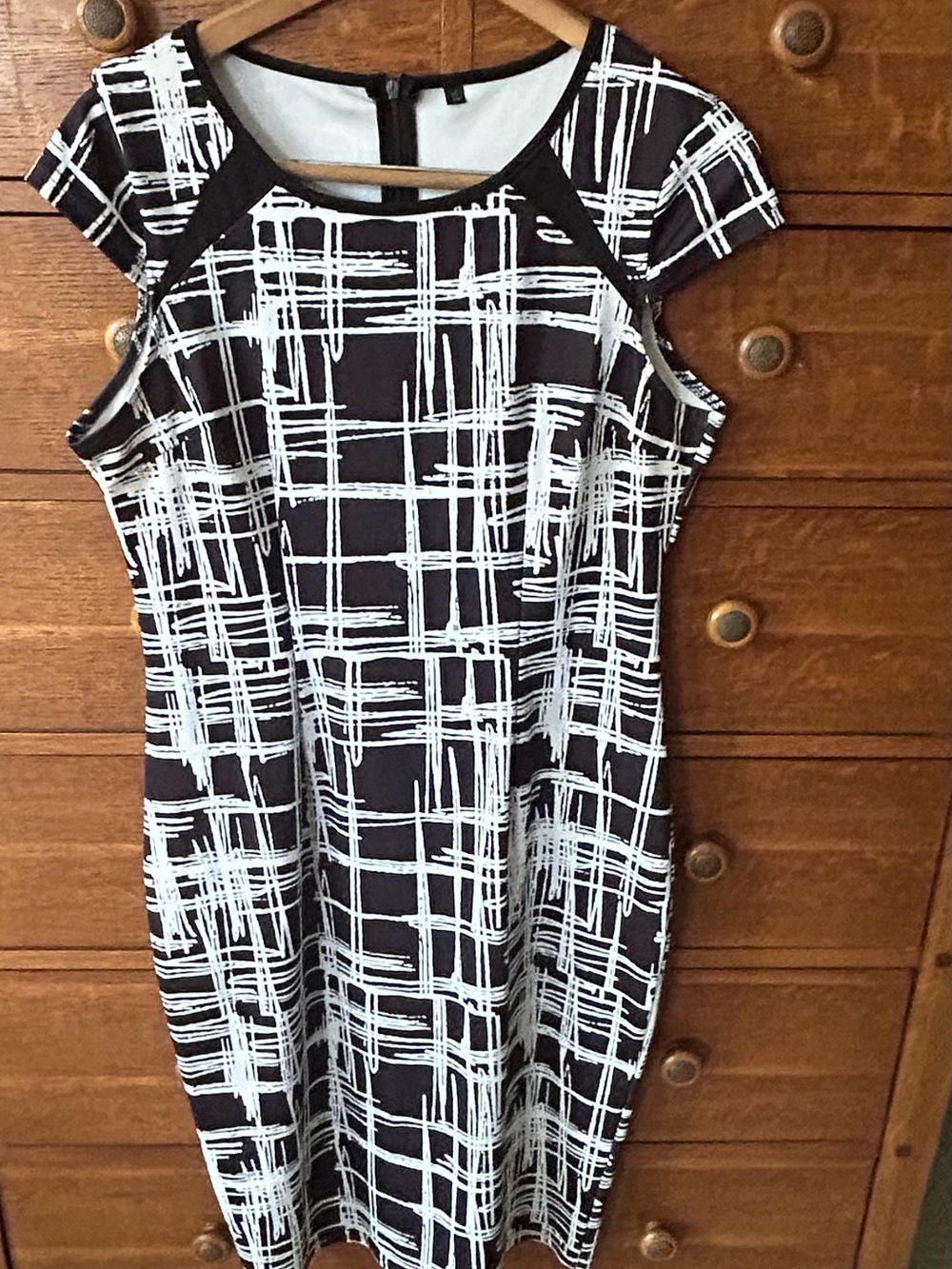 Black & White Abstract Plaid Sheath Dress
